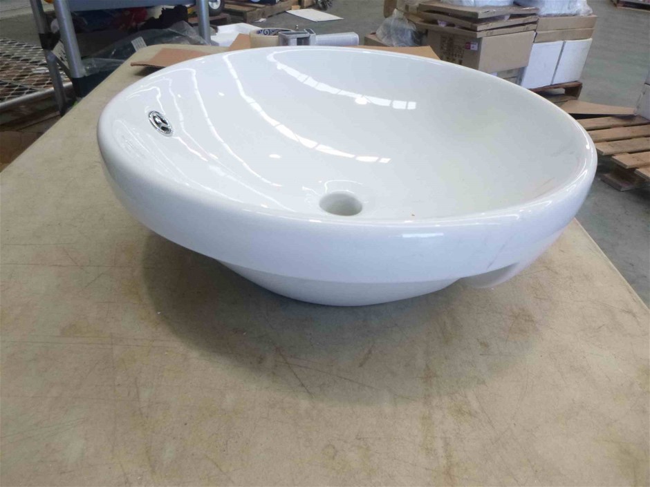 SHURE SM58 Dynamic Vocal Microphone (No On/Off Switch). NB: Minor Use.  Buy