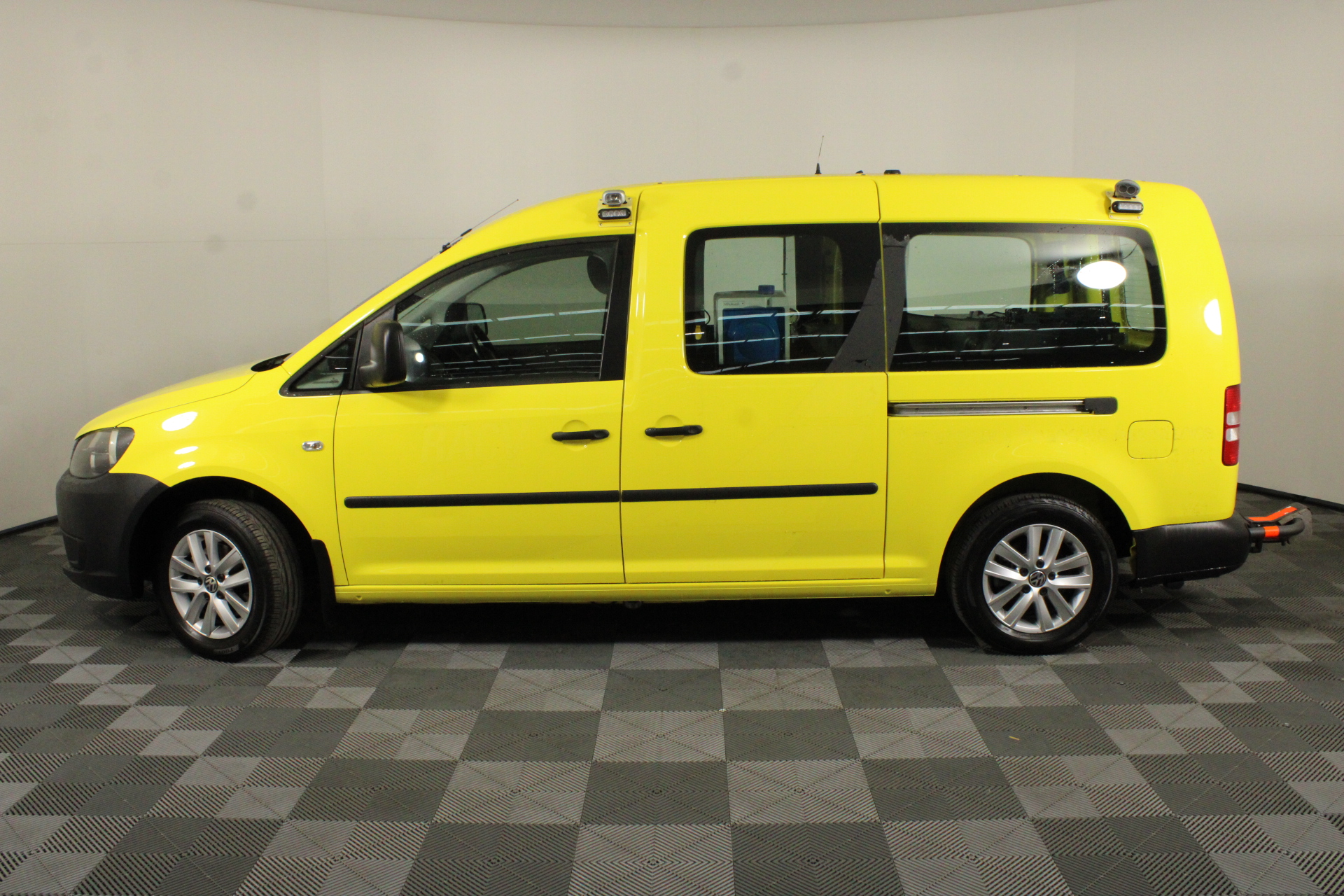 BRISBANE BRONCOS 2026 SQUAD SIGNED/FRAMED JERSEY