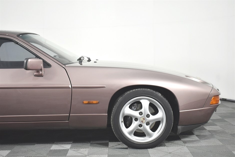 St Huberts The Stag Pinot Grigio (6x 750mL).