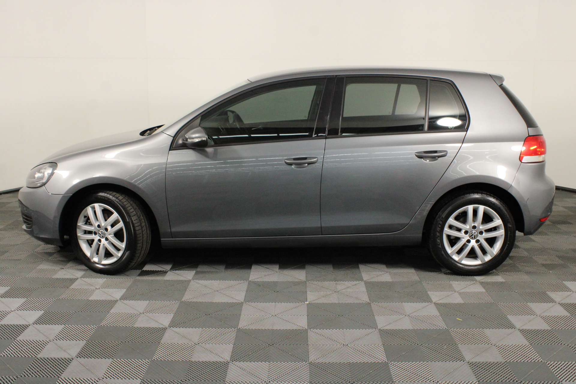 Wolf Blass Yellow Label Sauvignon Blanc  (6x 750mL).Current Vintage Release