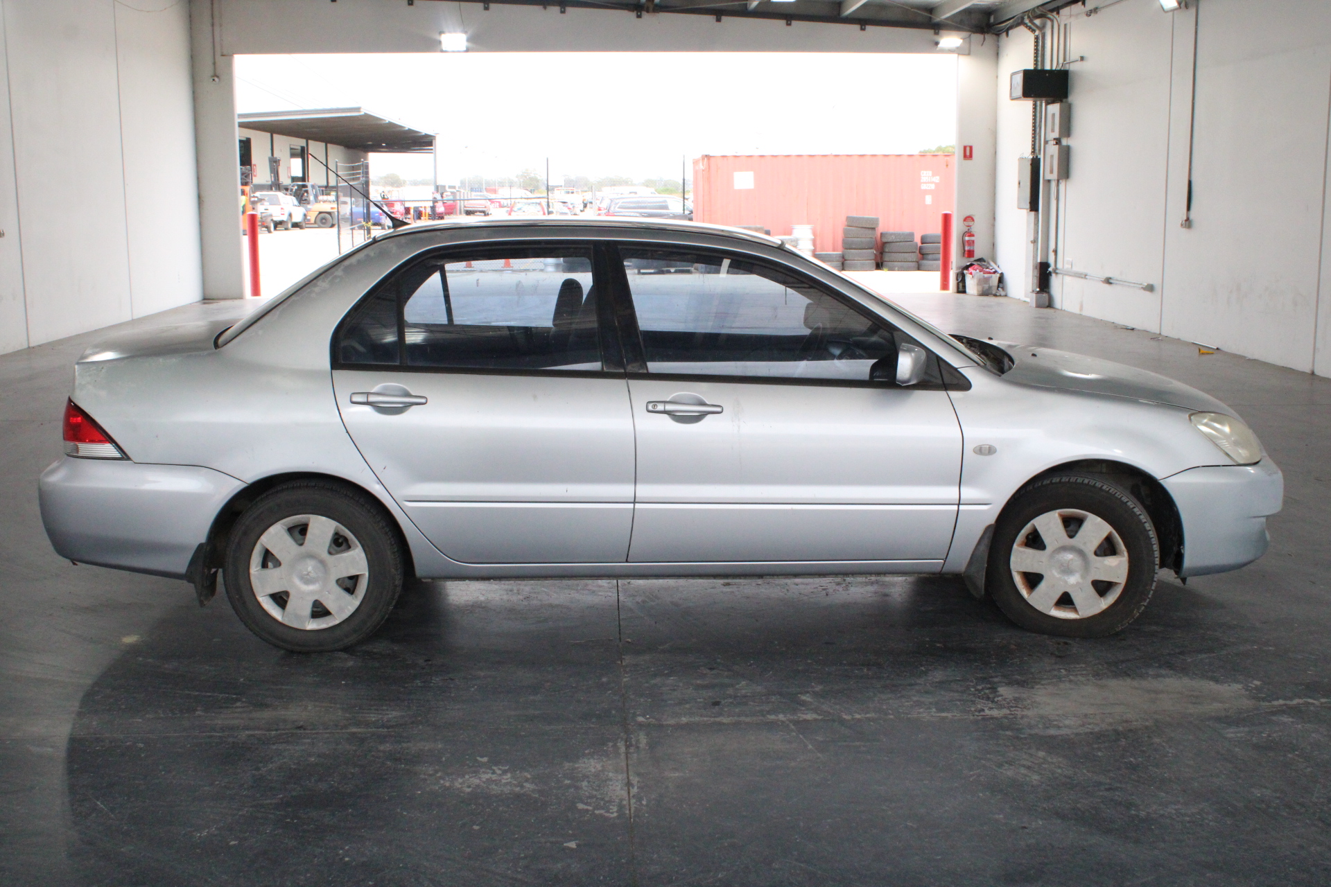 4 Carat round 4 white diamond each CVD Uncertified