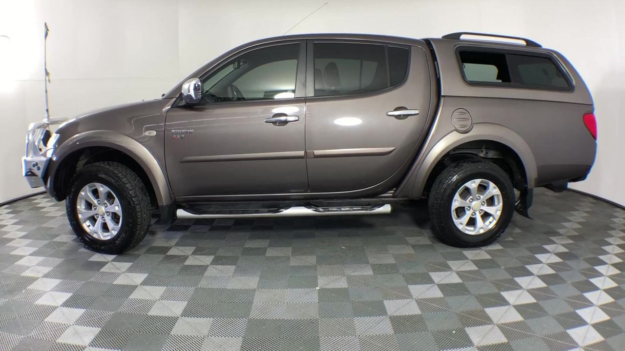 END OF LEASE AUCTION: Outdoor cinema bundle