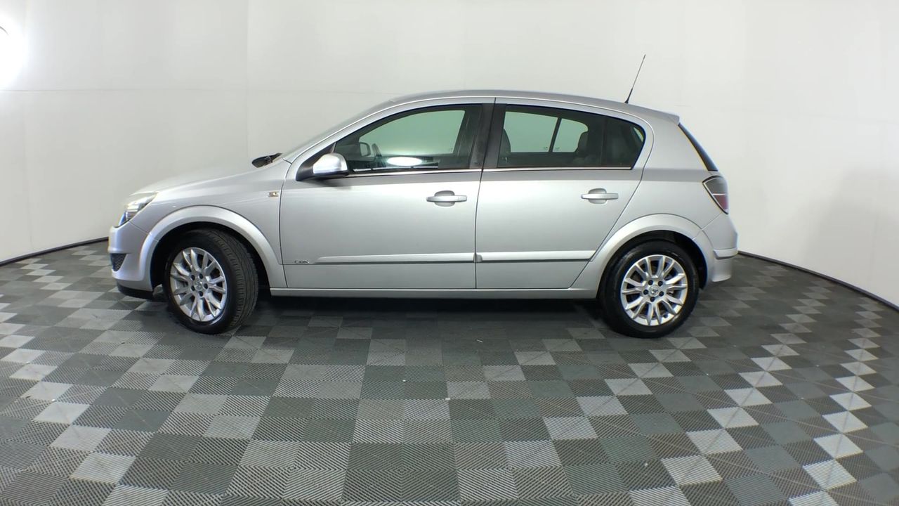 <p>2022  Braaap SS125 Motorcycle</p>