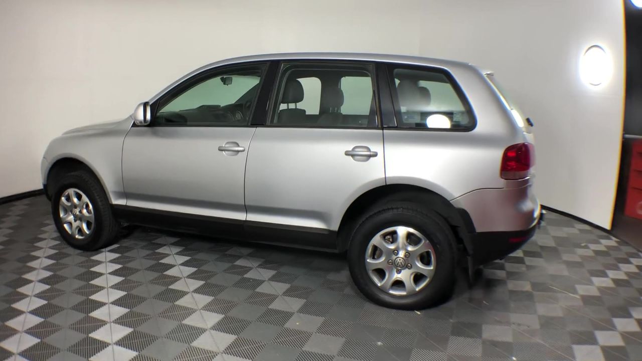 PHILIPS Smart Humidifier, Compact yet Powerful with Sky High Mist, Up to 32