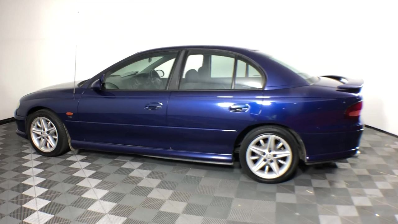 RUSSELL HOBBS Microwave Oven, 1000W Power, 34L Capacity, Stainless Steel Fi