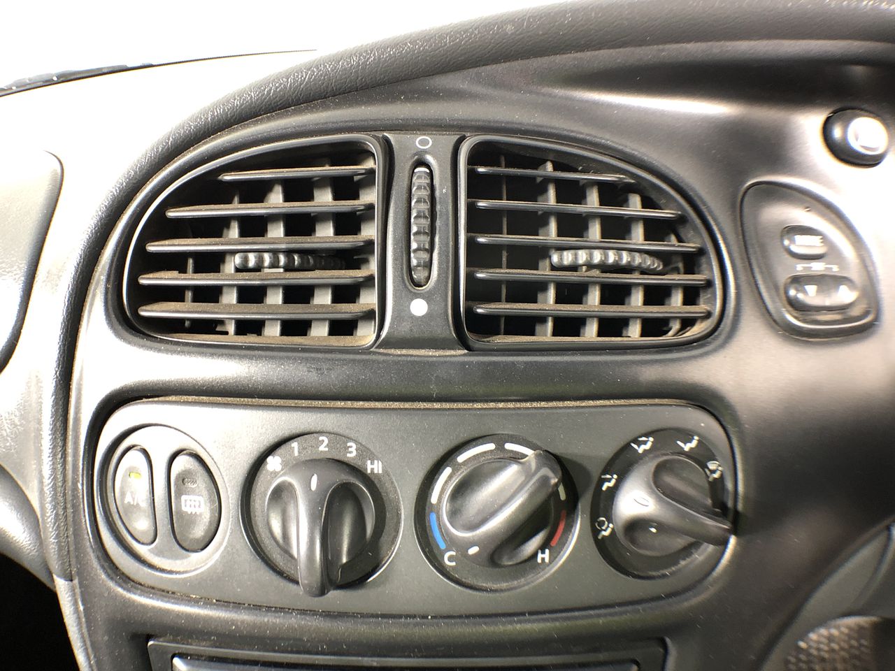 2 x Assorted VILEDA Cleaning Mop Products, Comprising: 1 x Easy Wring & Cle