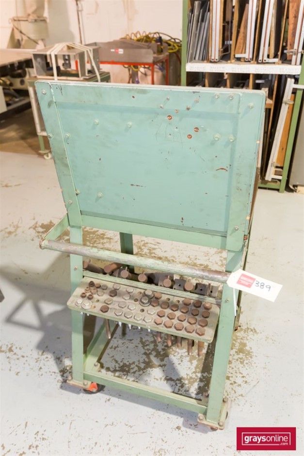 RUSSELL HOBBS Carlton Kettle, Stainless Steel, 1.7L Capacity. Model RHK82BR