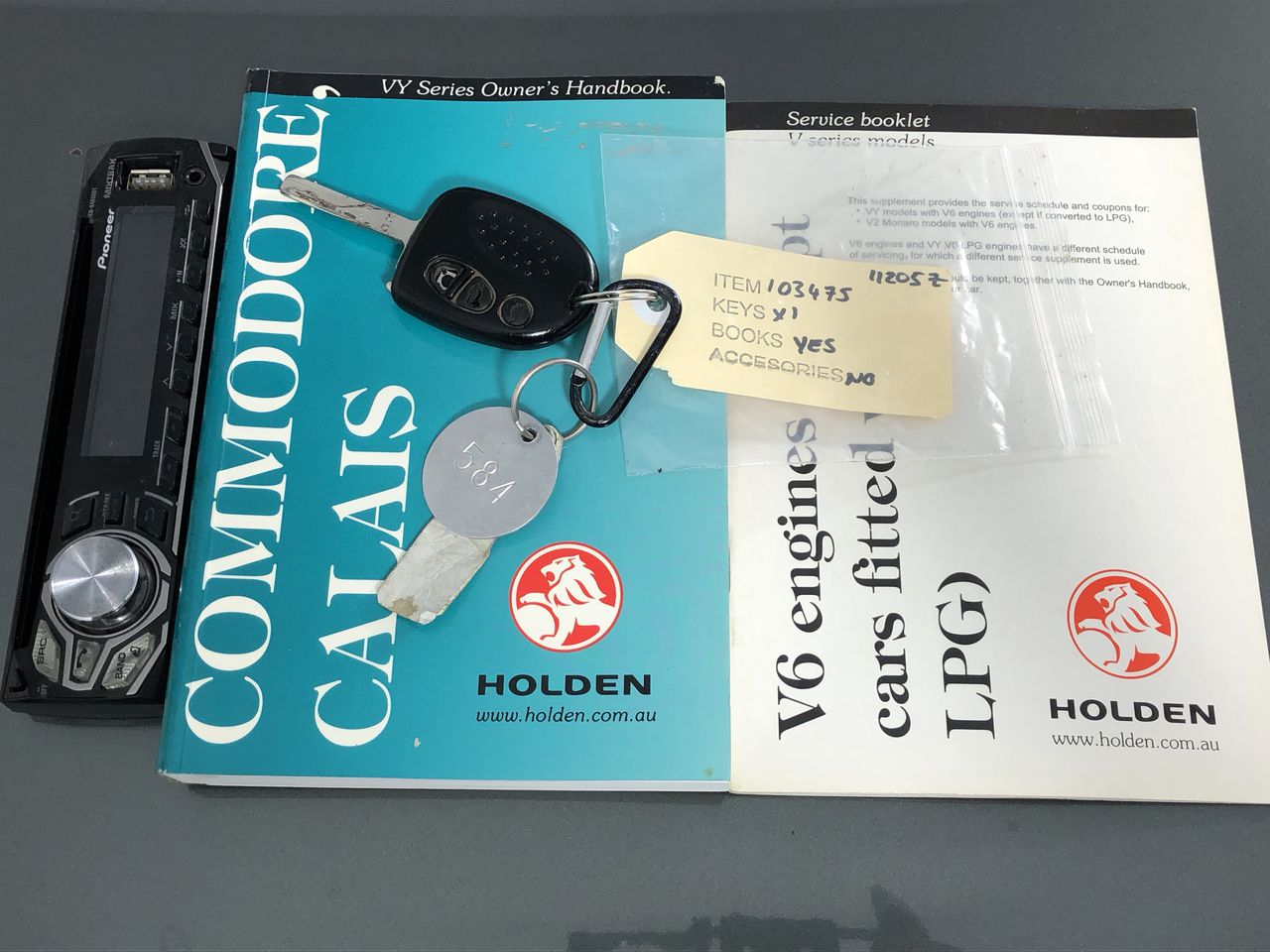 <p>Hua Xaing Custom Plastic Pellet Hopper</p>