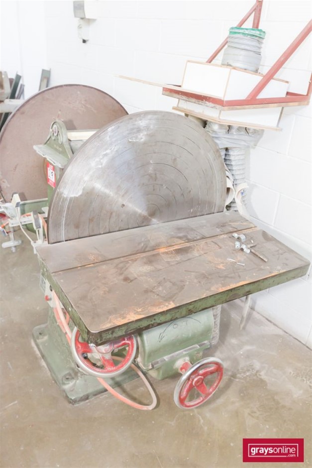 TOMMEE TIPPEE Pouch and Bottle Warmer, White/ Black. NB: Minor use, not in