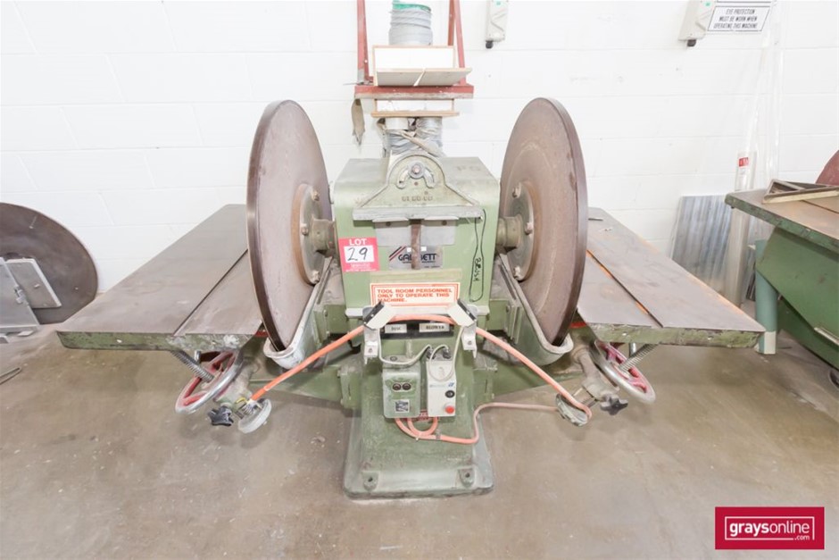 CONVERSE Unisex One Star Ox Canvas Shoe. Size: Mens US10.5/EU44.5. Women's