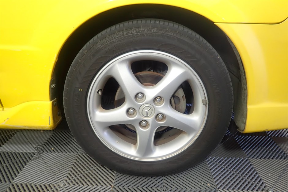 Waterproof  Watch Barrel Shaped Transparent Red Color Quartz Watch Popular