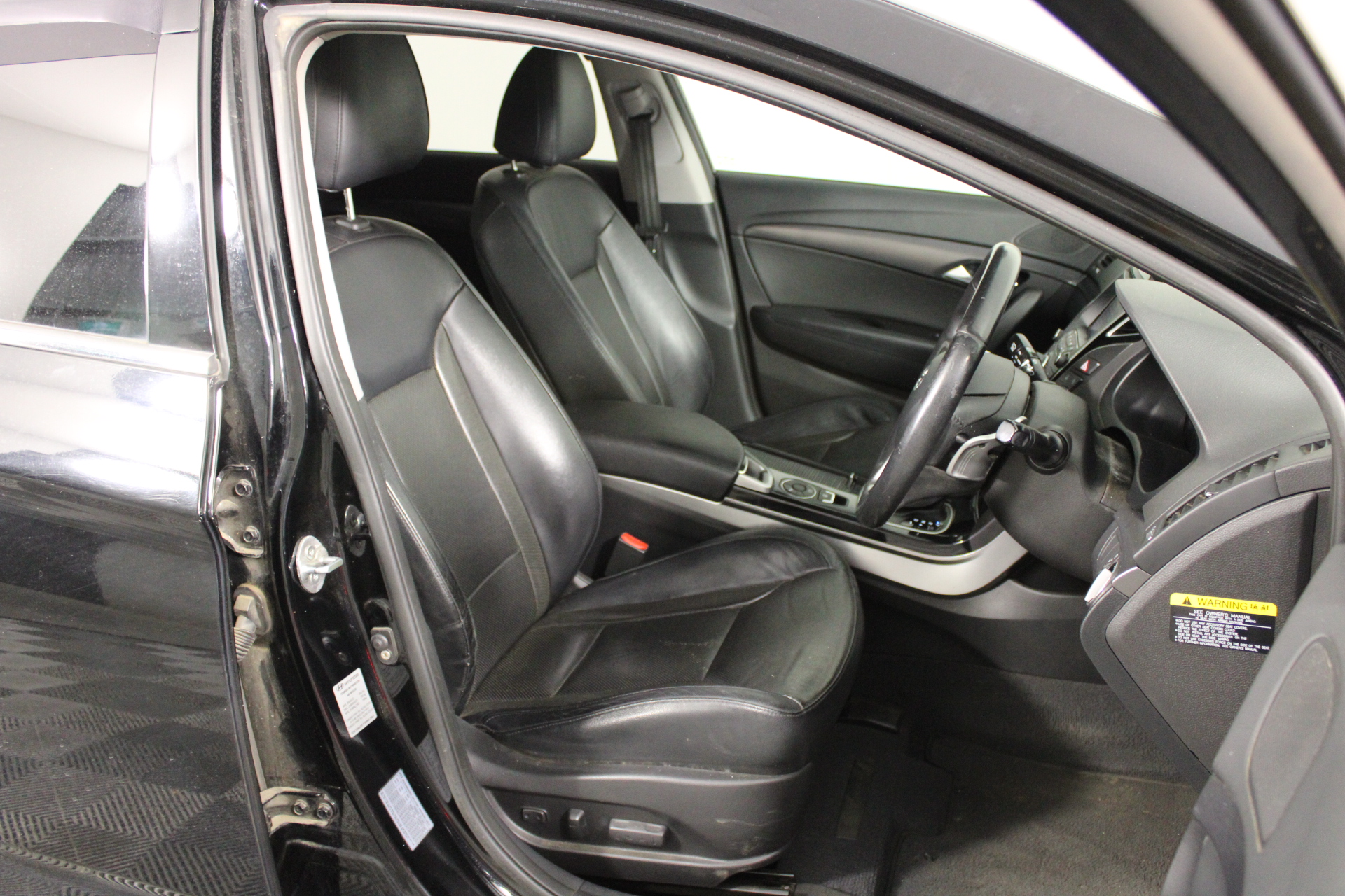 Quantity of 1 23.5-25 Earthmoving Tyre (Unused)