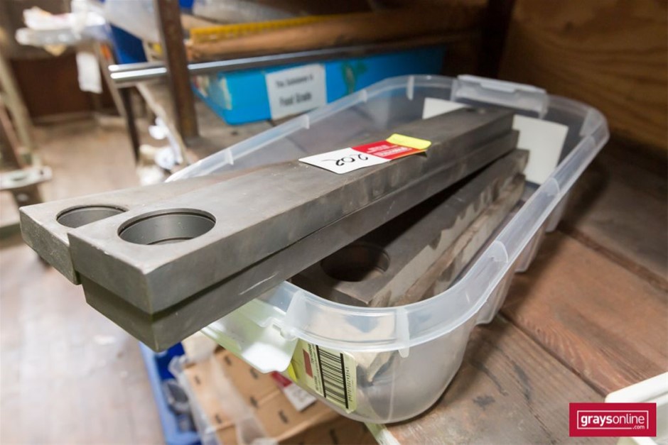 Brokenwood Cricket Pitch Red Cab Blend (6x 750mL).