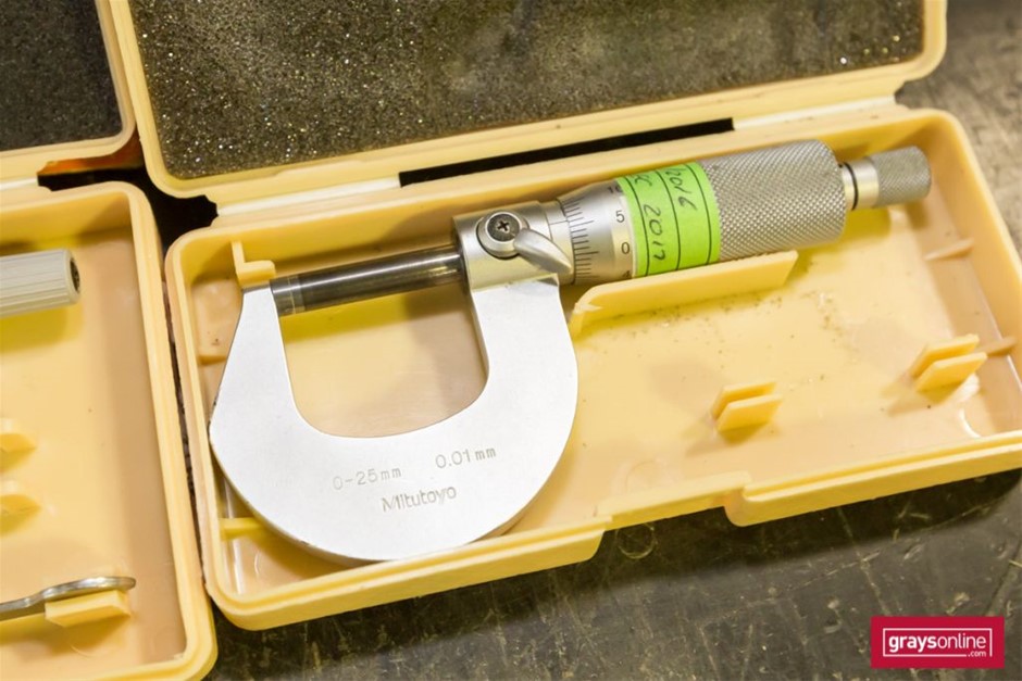 Solid 925 Sterling Silver & Gold Plated Chakra Bracelet - Heart Chakra