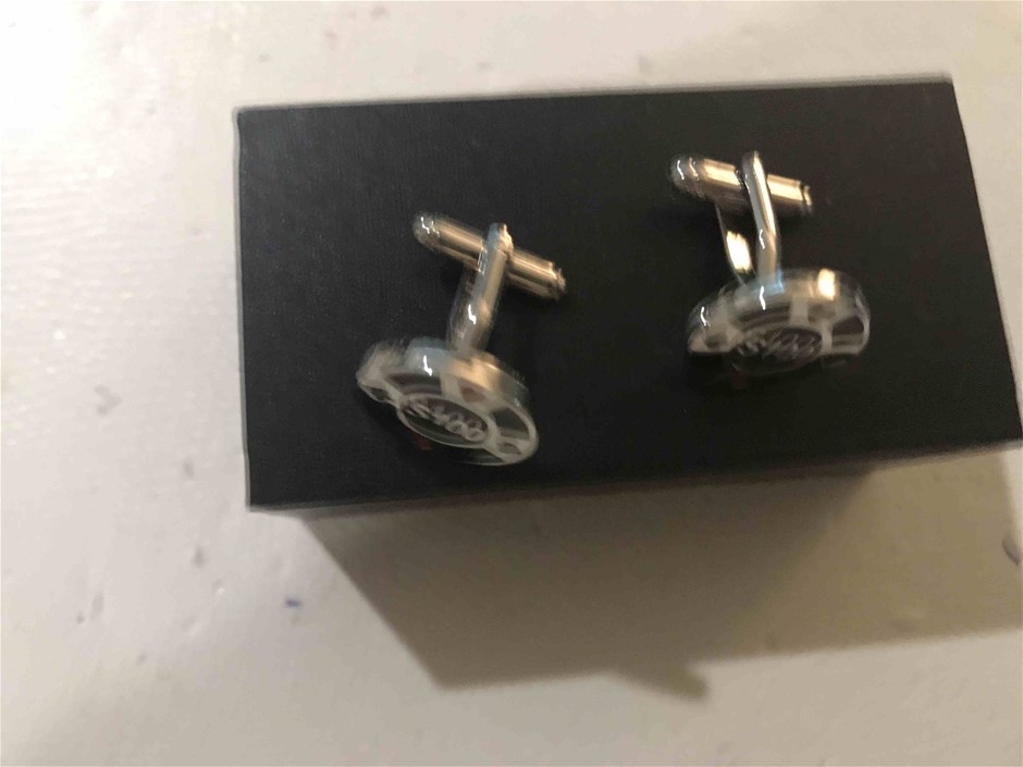 Stunning Stainless Steel Simulated Diamond Band Ring - US Size 9