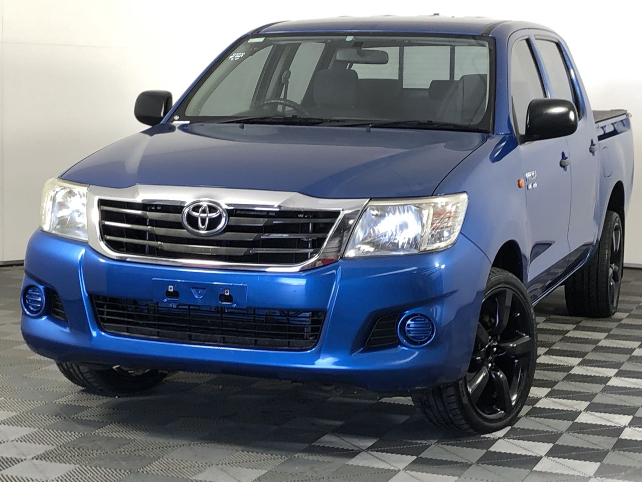 BIJ'OR - Triple Swirl White, Pink Purple Pearl Necklace RRP $59