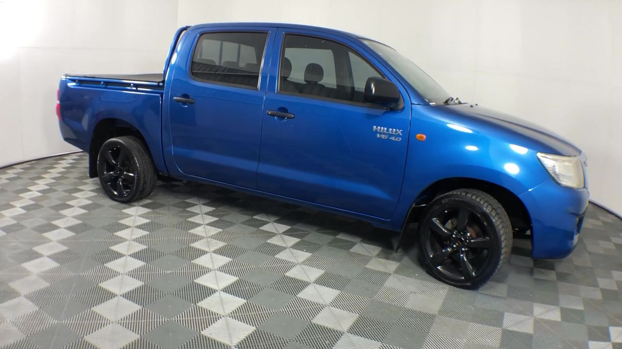 BIJ'OR - Pink Pearl Floral Necklace in Gold RRP $59