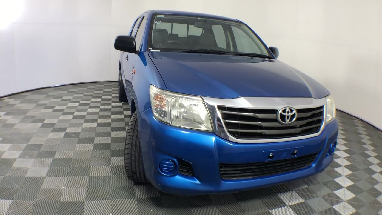 BIJ'OR - Pink Pearl Leaf Necklace in Gold RRP $59