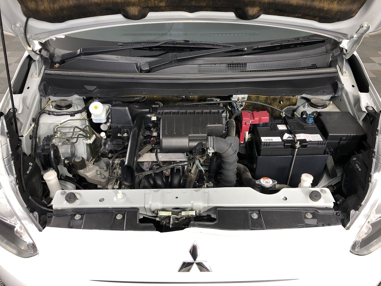 2.65 Carat White/off white diamond various bulk