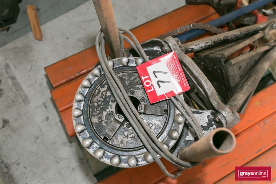 <p>Excavator attachment</p>