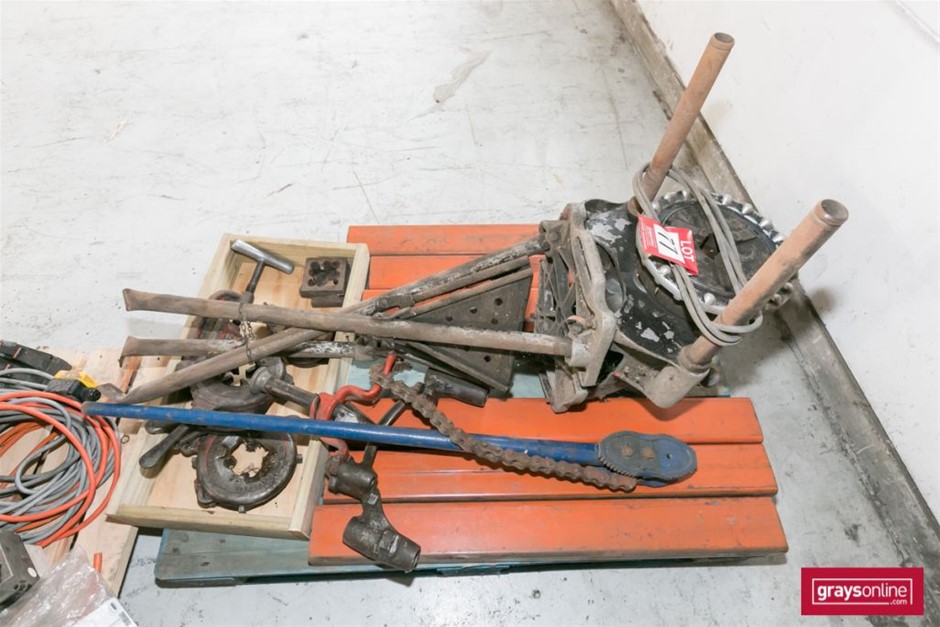 <p>Excavator Attachment</p>