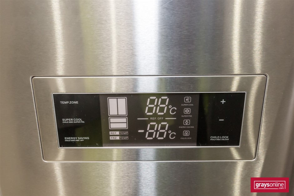 Wolf Blass Yellow Label Merlot (6x 750mL).