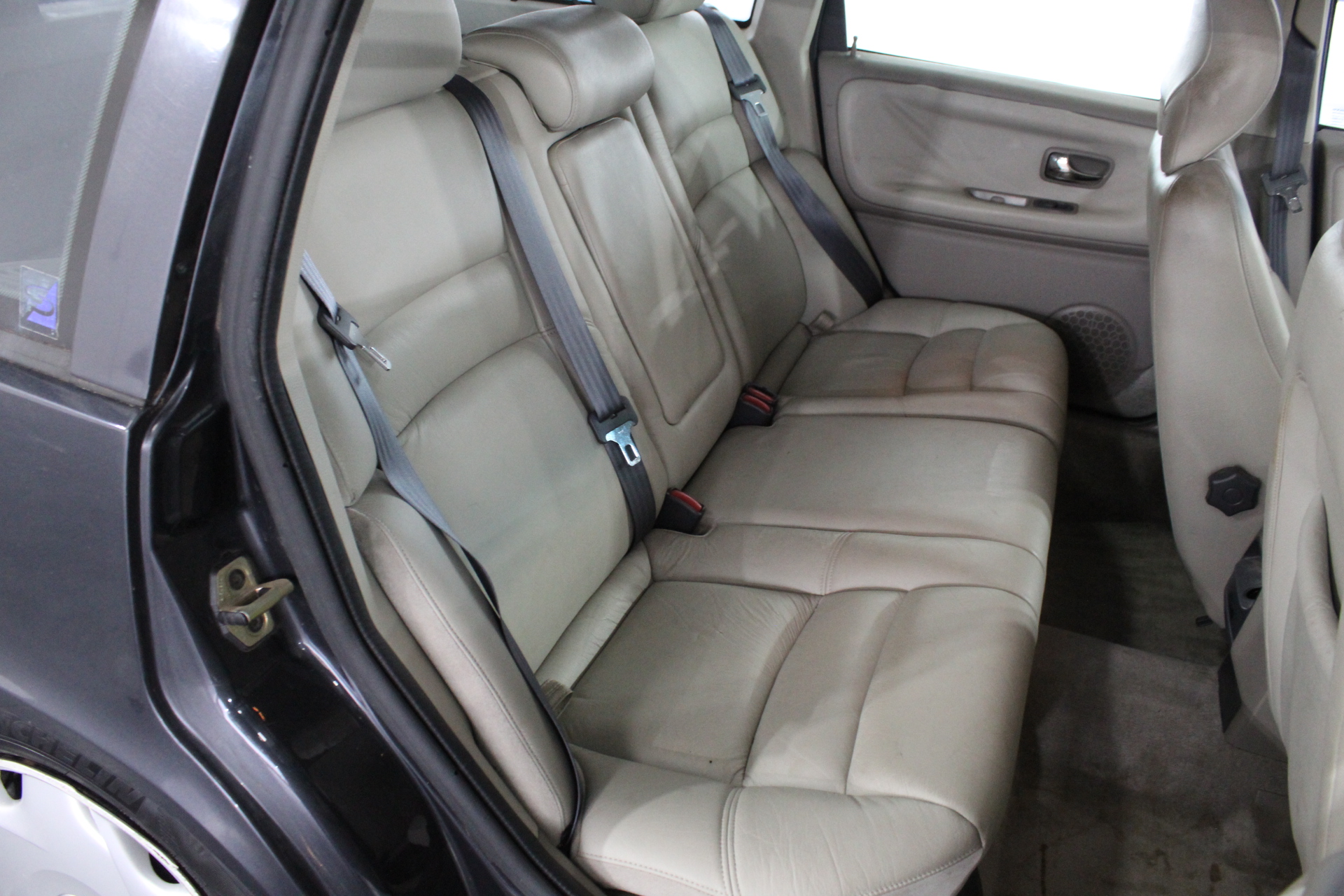 Box of 60pc POISE Extra Plus Pads. NB: Damaged packaging.