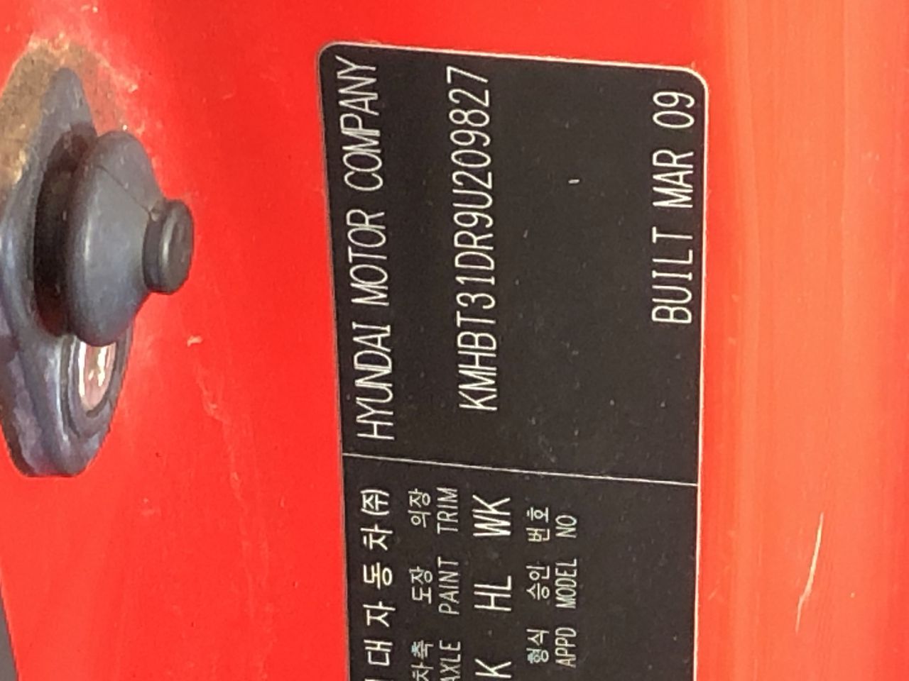 INSTANT POT 9-in-1 Duo Plus 5.7L Electric Pressure Cooker. 13 Smart Program