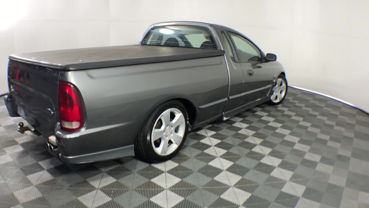 BAREFOOT BUNGALOW Riviera Velvet Quilt and Pillow Sham Set, 3-Piece King/Ca