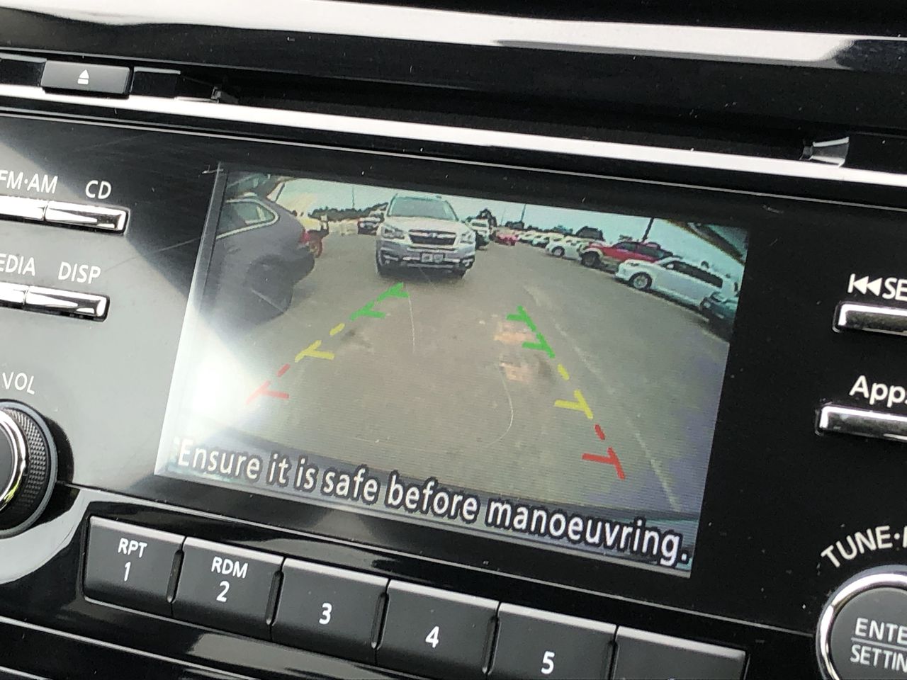 JOSEPH JOSEPH Glide Plus Easy-Store Ironing Board With Advanced Cover, Colo