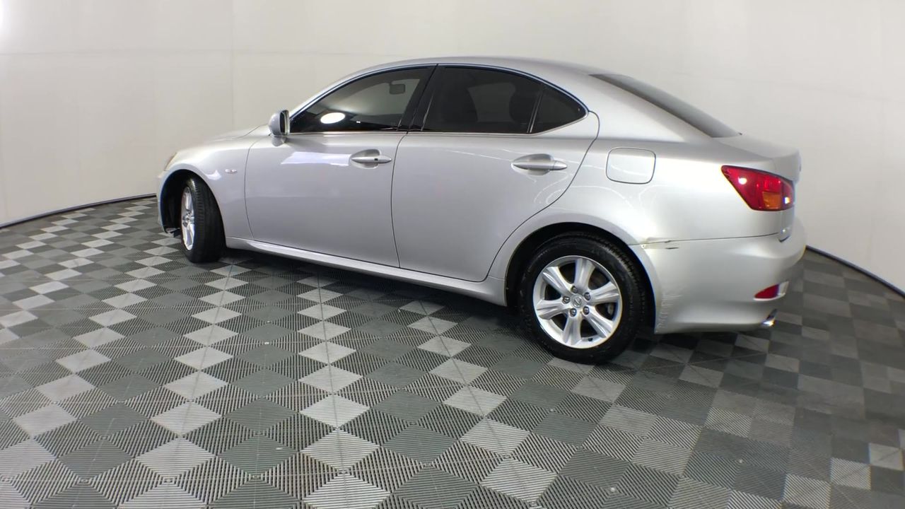 FRYE CHANNEL 3-Piece Comforter Set, King, Grey. N.B: 1 x pillow case missin