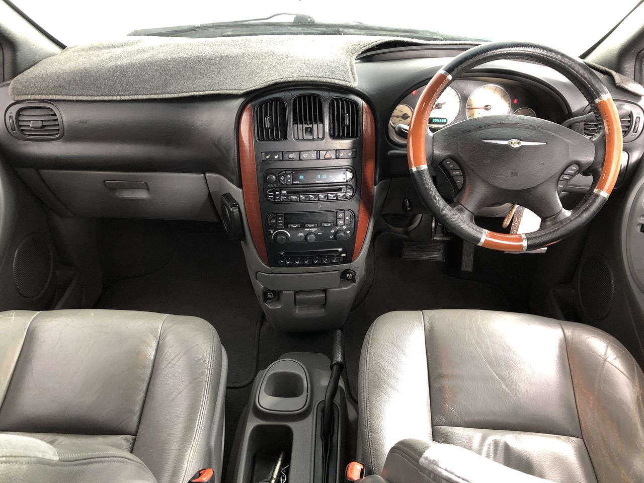 REUZEL 3-In-1 Tea Tree Shampoo, Cleanses Hair and Body, Soothes and Moistur