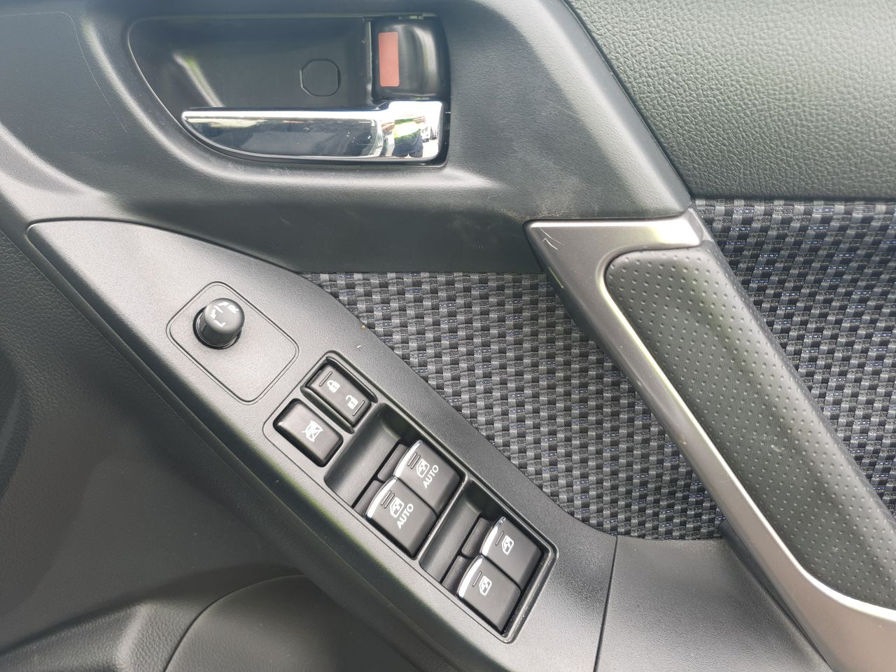 4 x XIAOMI Smart Devices. 1 x XIAOMI Smart Band 9 Active Black. 1 x REDMI W