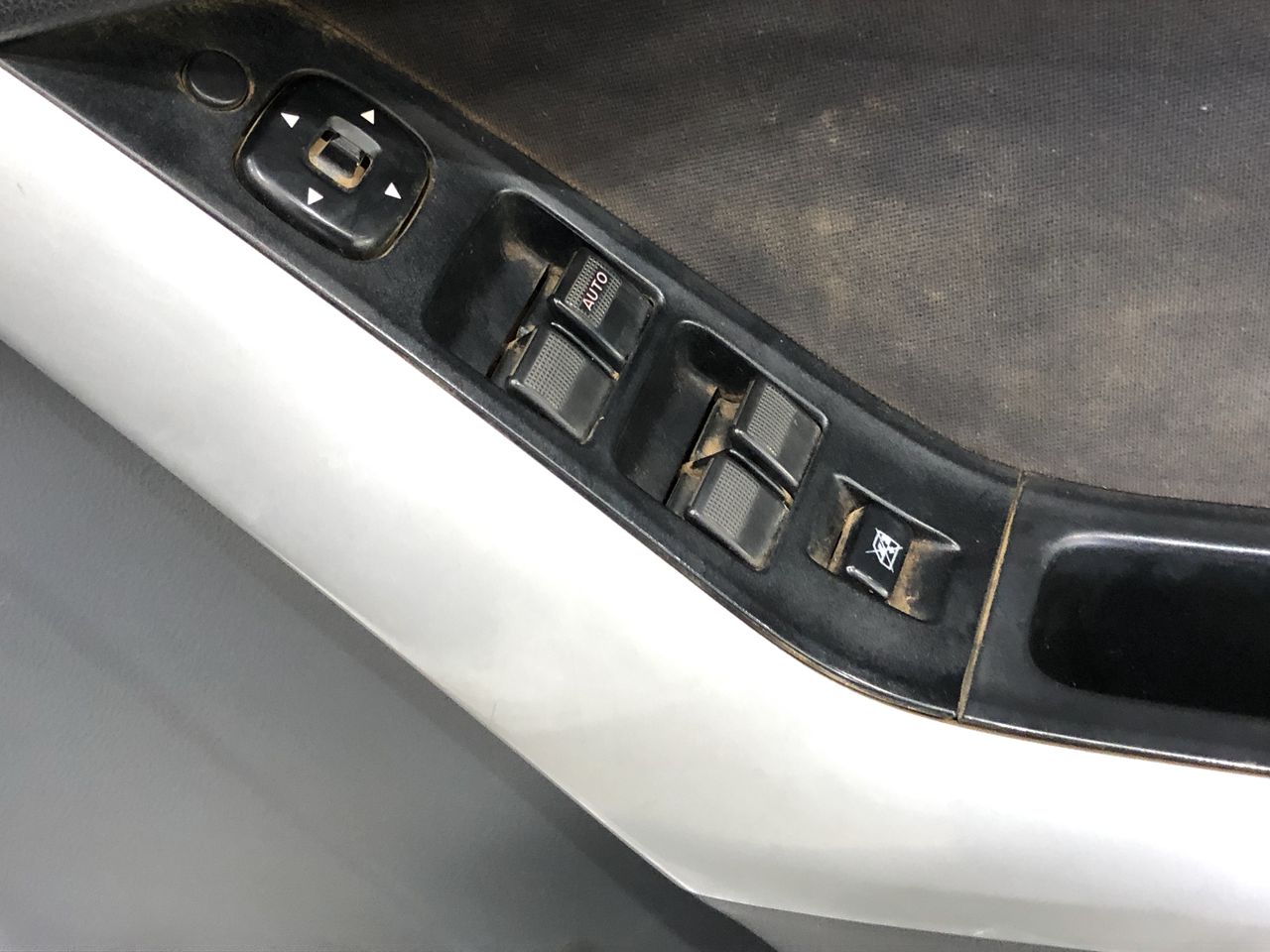 Night Merchant Gin Grapefruit And Soda Cans (24x 250mL) NSW