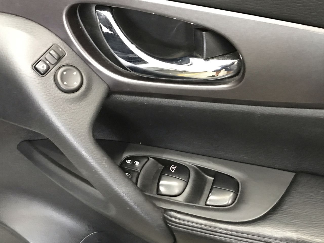 Elephant in the Room Chardonnay  (6x 750mL). (252626-1266)