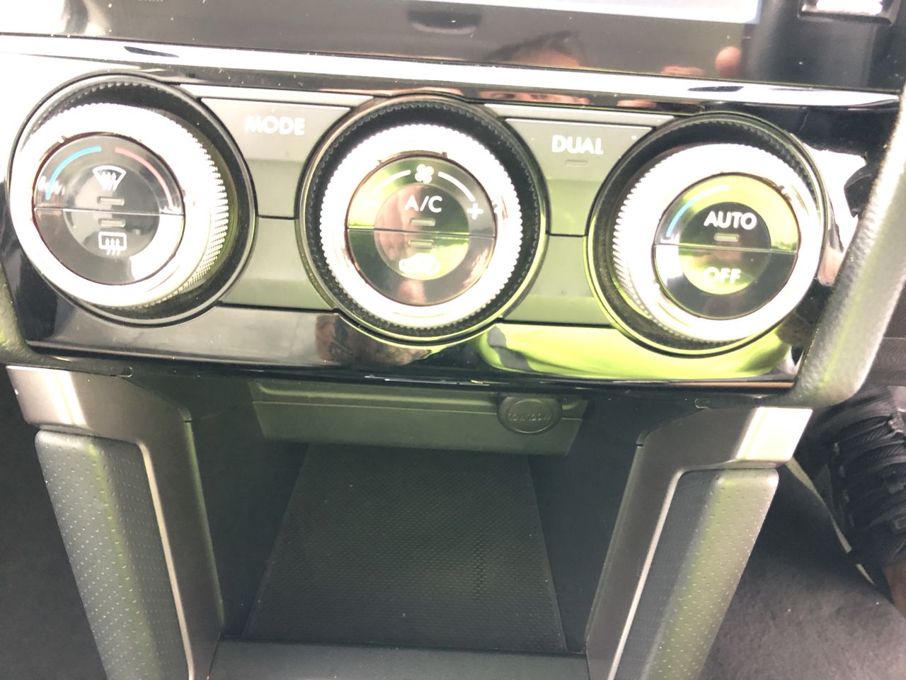 Wolf Blass Yellow Label Chardonnay (6x 750mL). SA