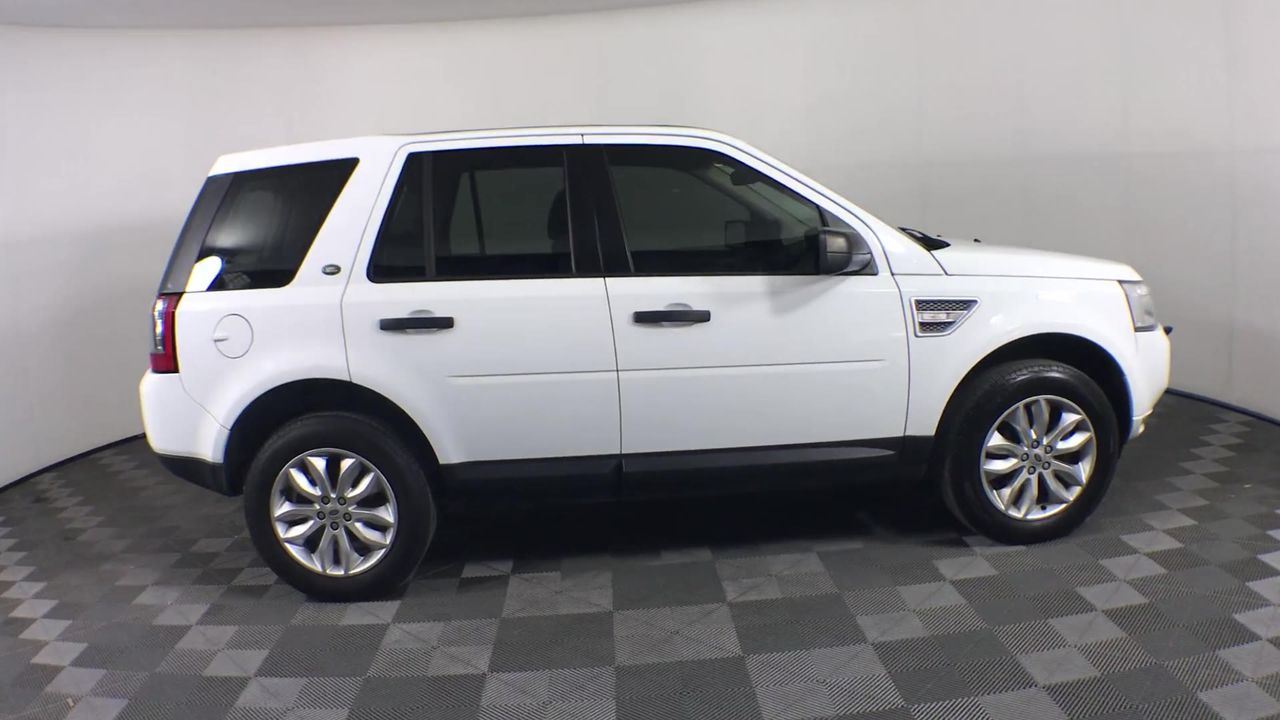 complete set of 8 Rare 2014 5 gram Certified Animal Series
T