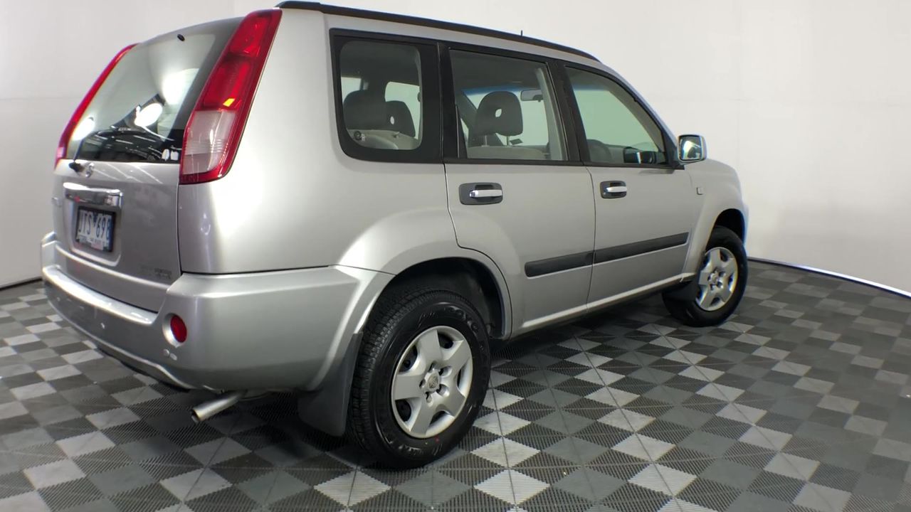 Stainless Steel Clover Necklace with Simulated Diamonds - Yellow