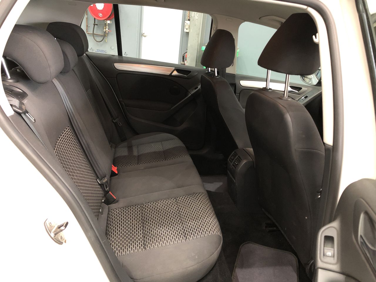 Lindeman's Bin 65 Chardonnay (6x 750mL).