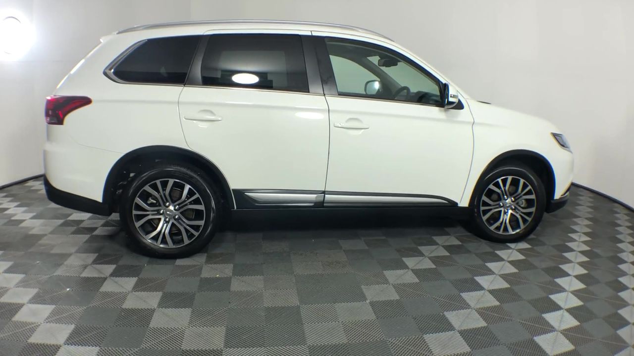 Nintendo Wii U WUP-101(04)&WUP-001(04) Consoles (Lot of 2)