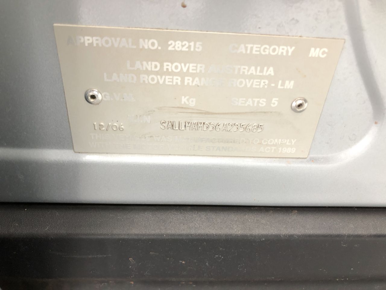 TOWN & COUNTRY LIVING Memory Foam Bath Rug, 2-Piece, Grey. Product Mat 1 :