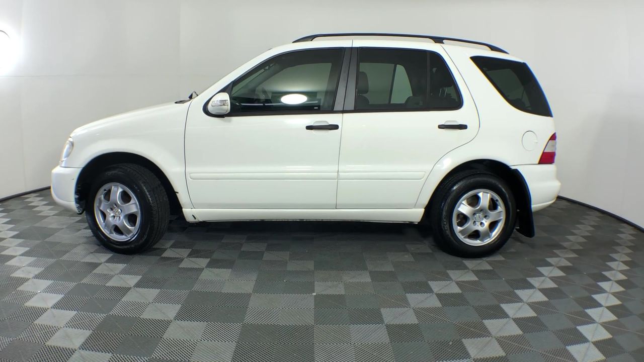 DIMPLEX 40 cm High Velocity Pedestal Fan - Matte Black Finish. NB: No box,