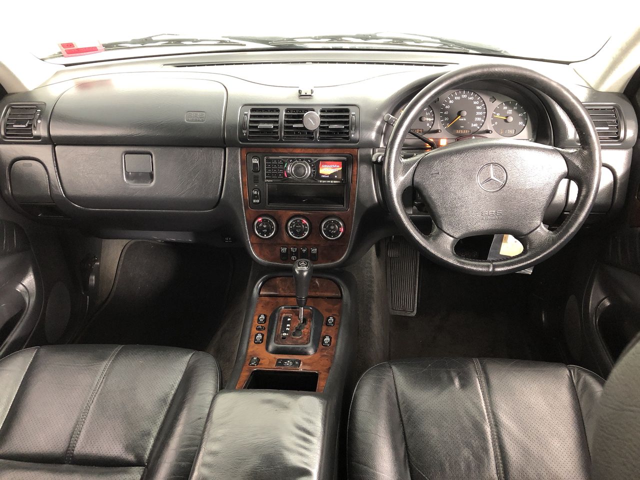 ORAL-B Pro 100 CrossAction Electric Toothbrush, Colour: Black. NB: Minor Us