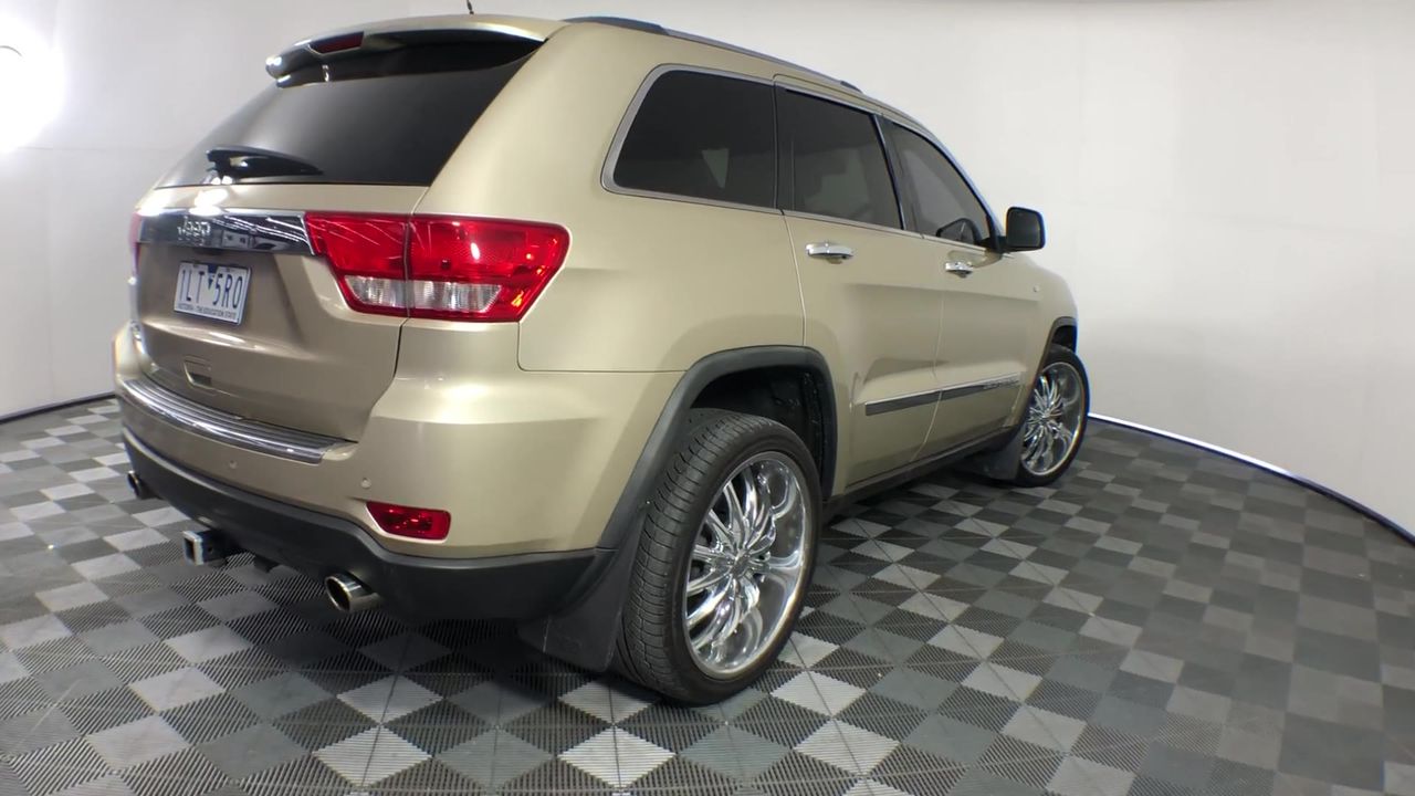 By The Vineyard Mixed Pack Pinot Grigio & Chardonnay (12x 750mL). SEA.