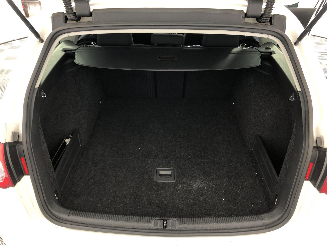 LENOVO Tab P11 (2nd Gen) + Pen 11.5 inch 2K Android Tablet. NB: Minor Use.