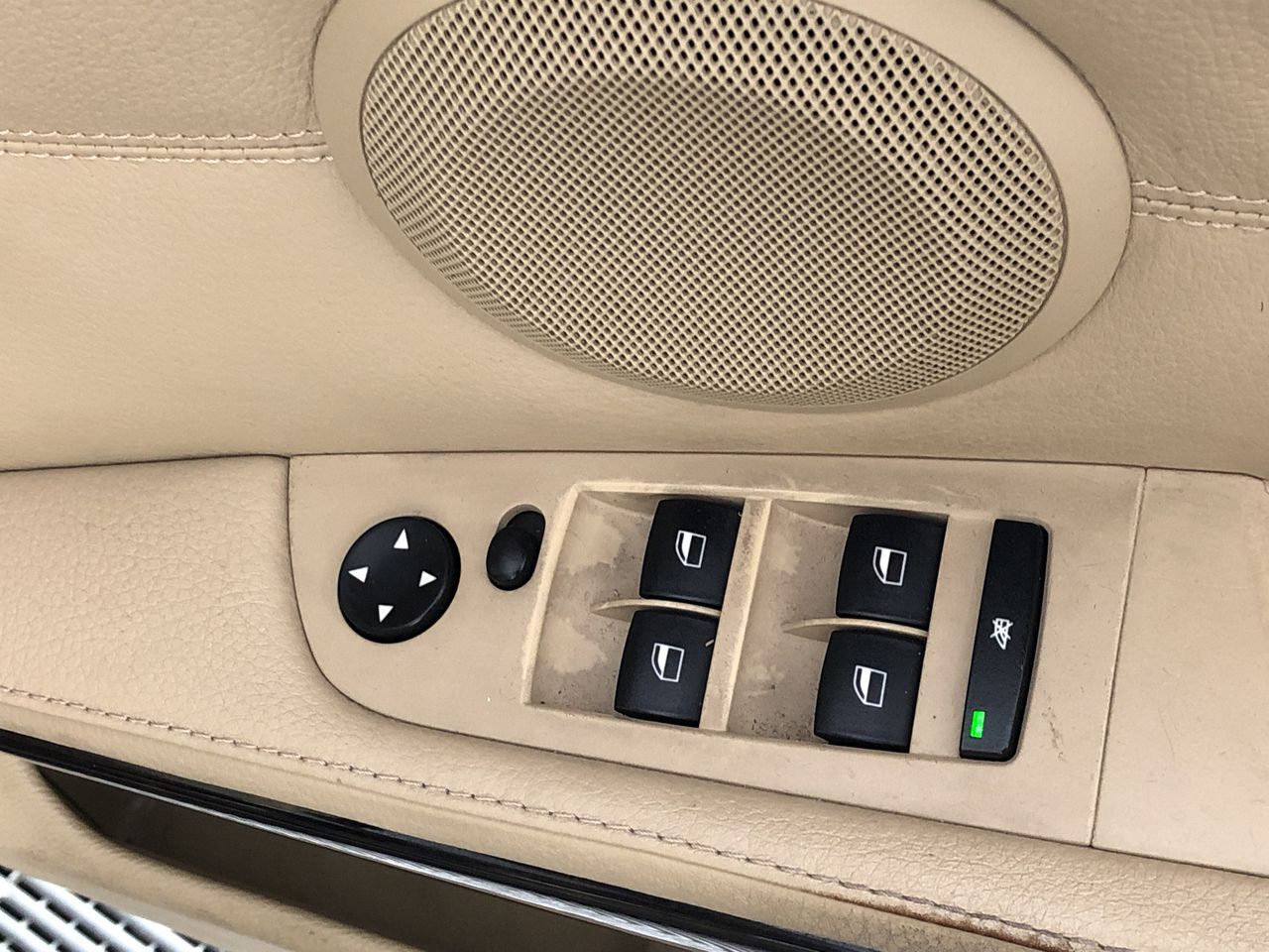 <p> Vermeer BC1000XL Wood Chipper Trailer</p>