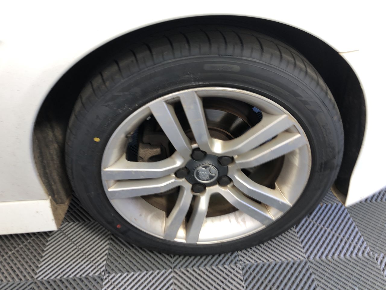 Jules Roy Chardonnay 2023 (6x 750mL), France.