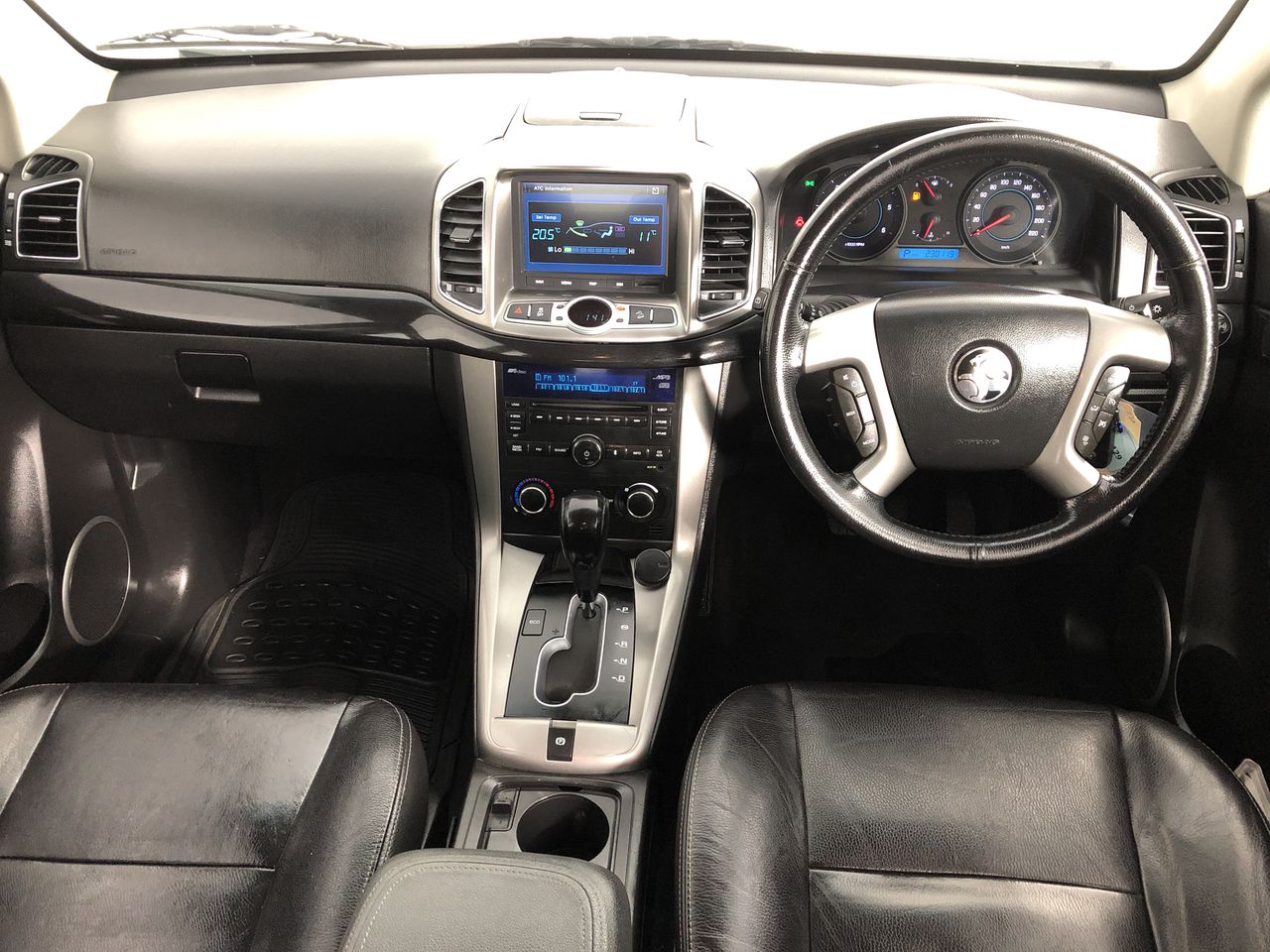 Duchesse De Paris Brut Blanc De Blancs NV (6x 750mL), France.