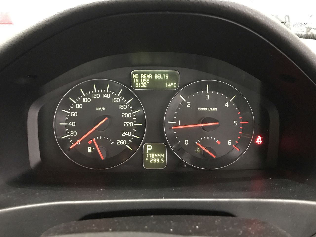 Approx. 27 x Asstd AU commemorative photography and world medals