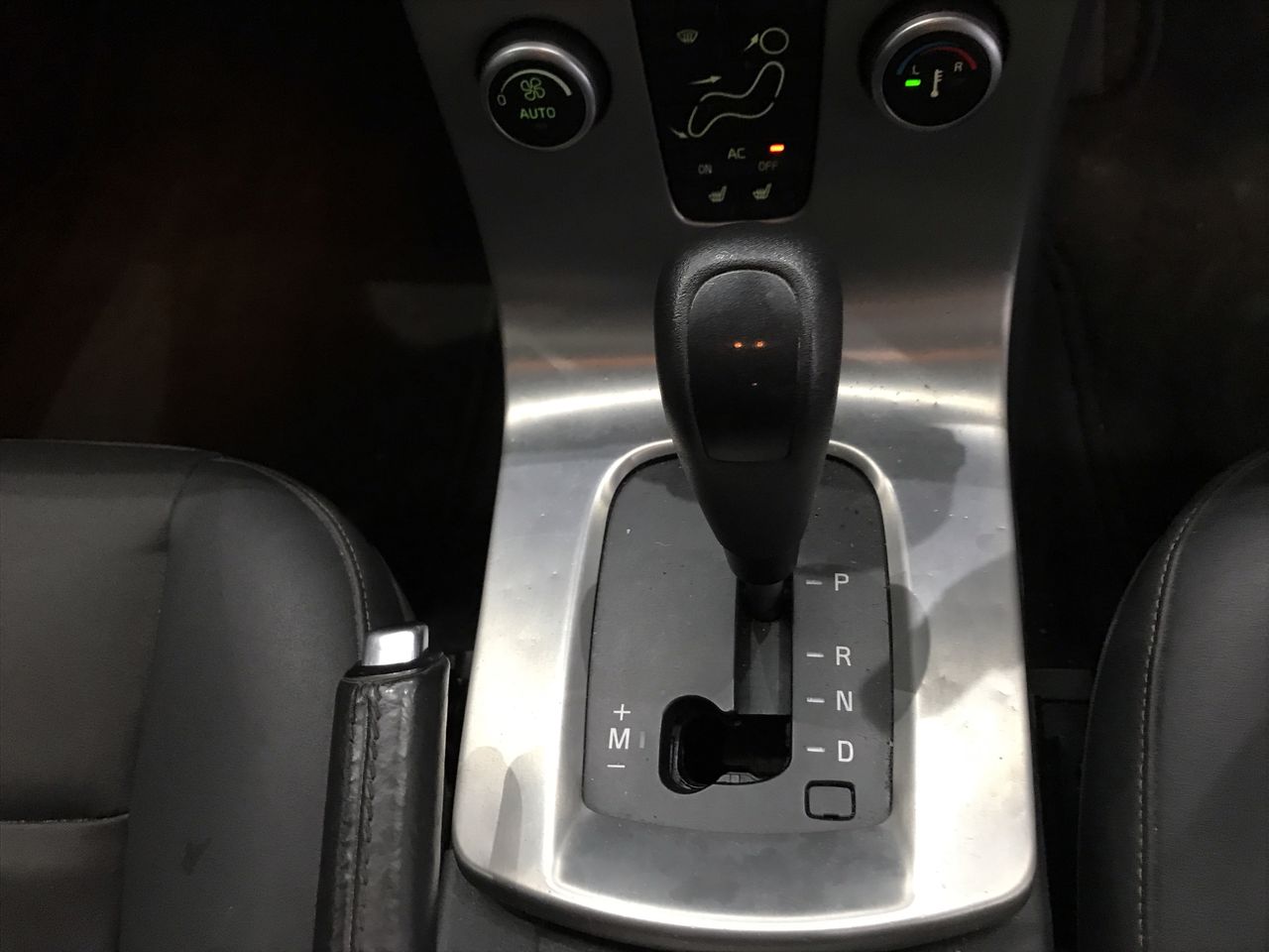 Approx. 29 x AU commemorative, agricultural, WWI medals and pins